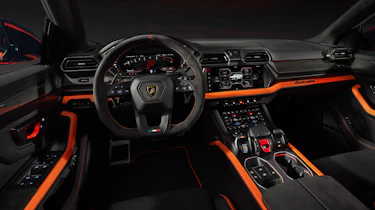 Lamborghini Urus SE - studio dash