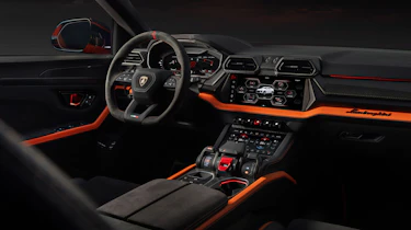 Lamborghini Urus SE - studio cabin