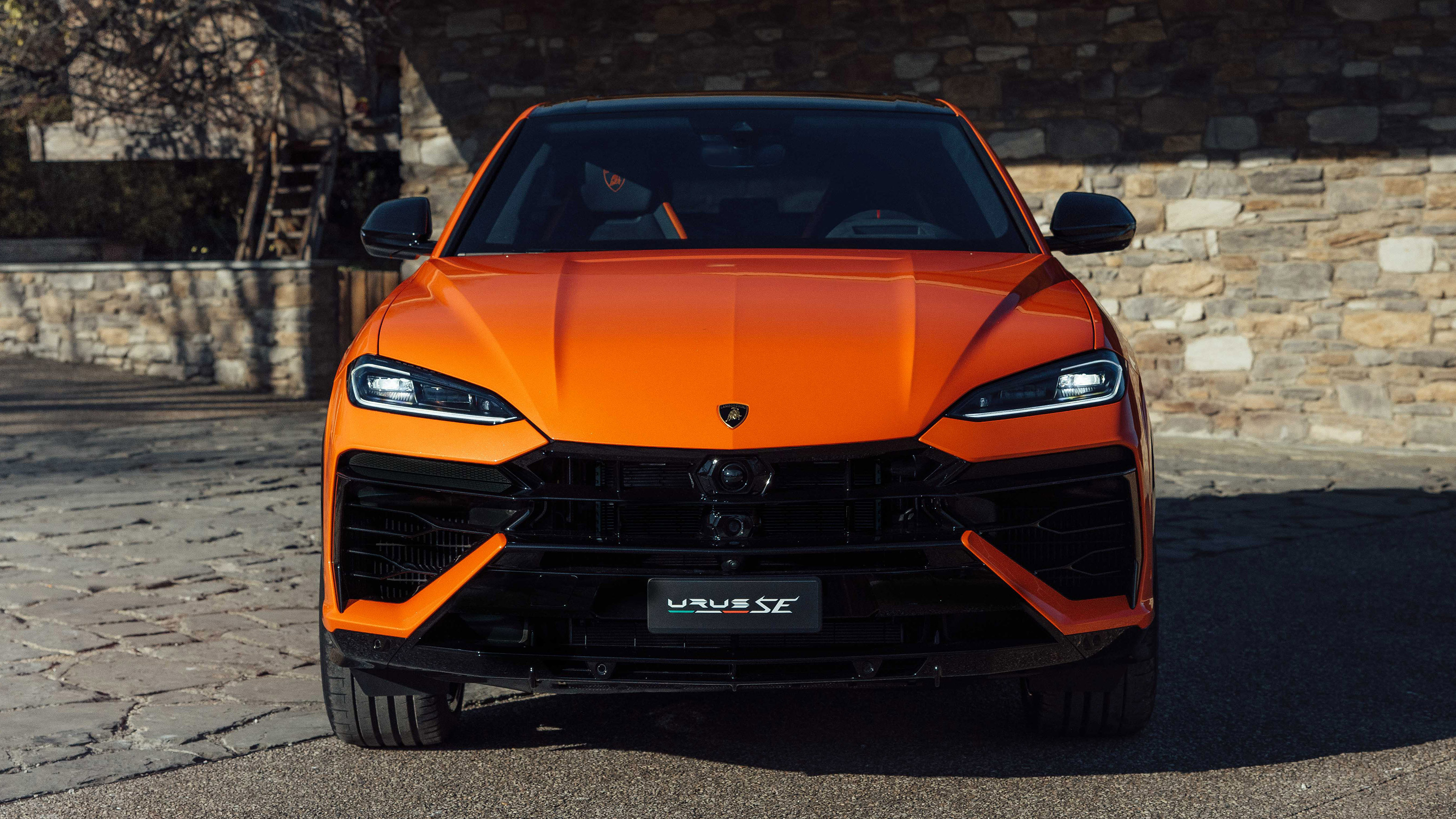 Lamborghini Urus SE - full front