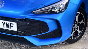 MG3 - front grille and headlight
