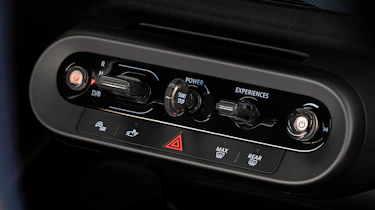 MINI Aceman - studio centre console