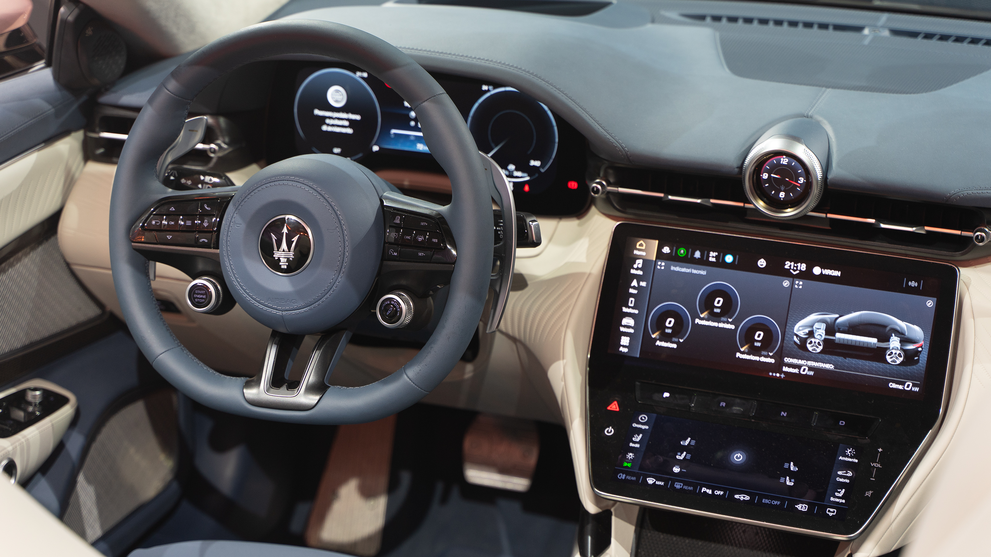 New Maserati GranCabrio Folgore - interior 
