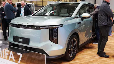 Maxus Mifa 7 CV show - front