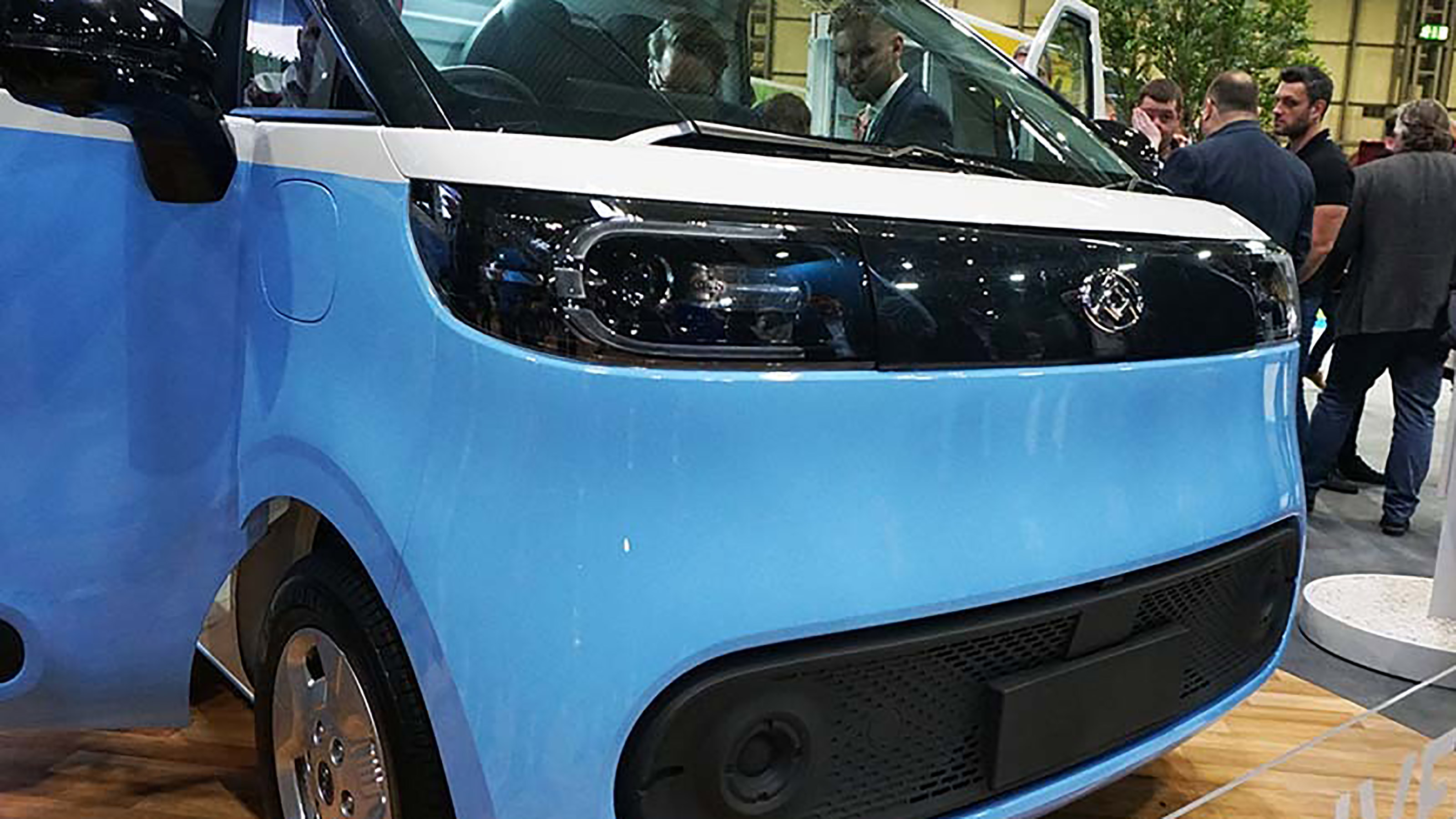 Maxus eDeliver 5 CV show - front detail