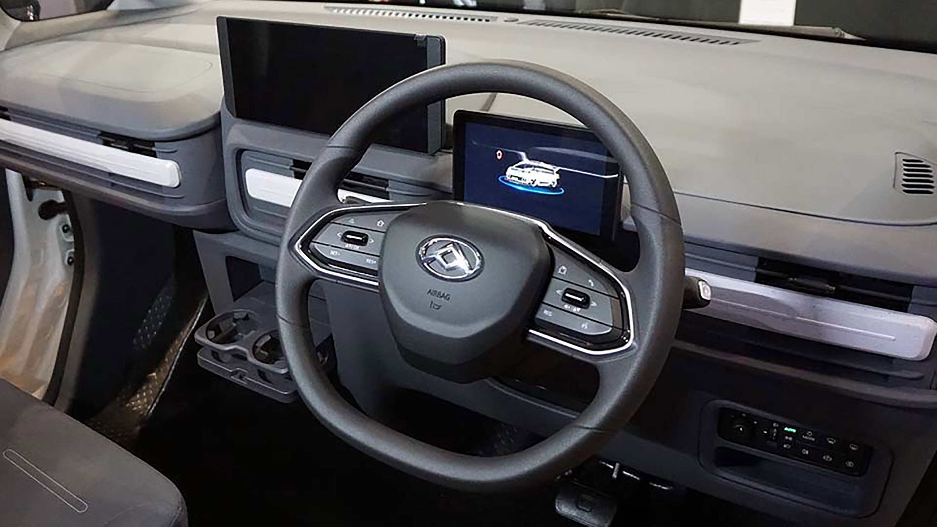 Maxus eDeliver 5 CV show - dash