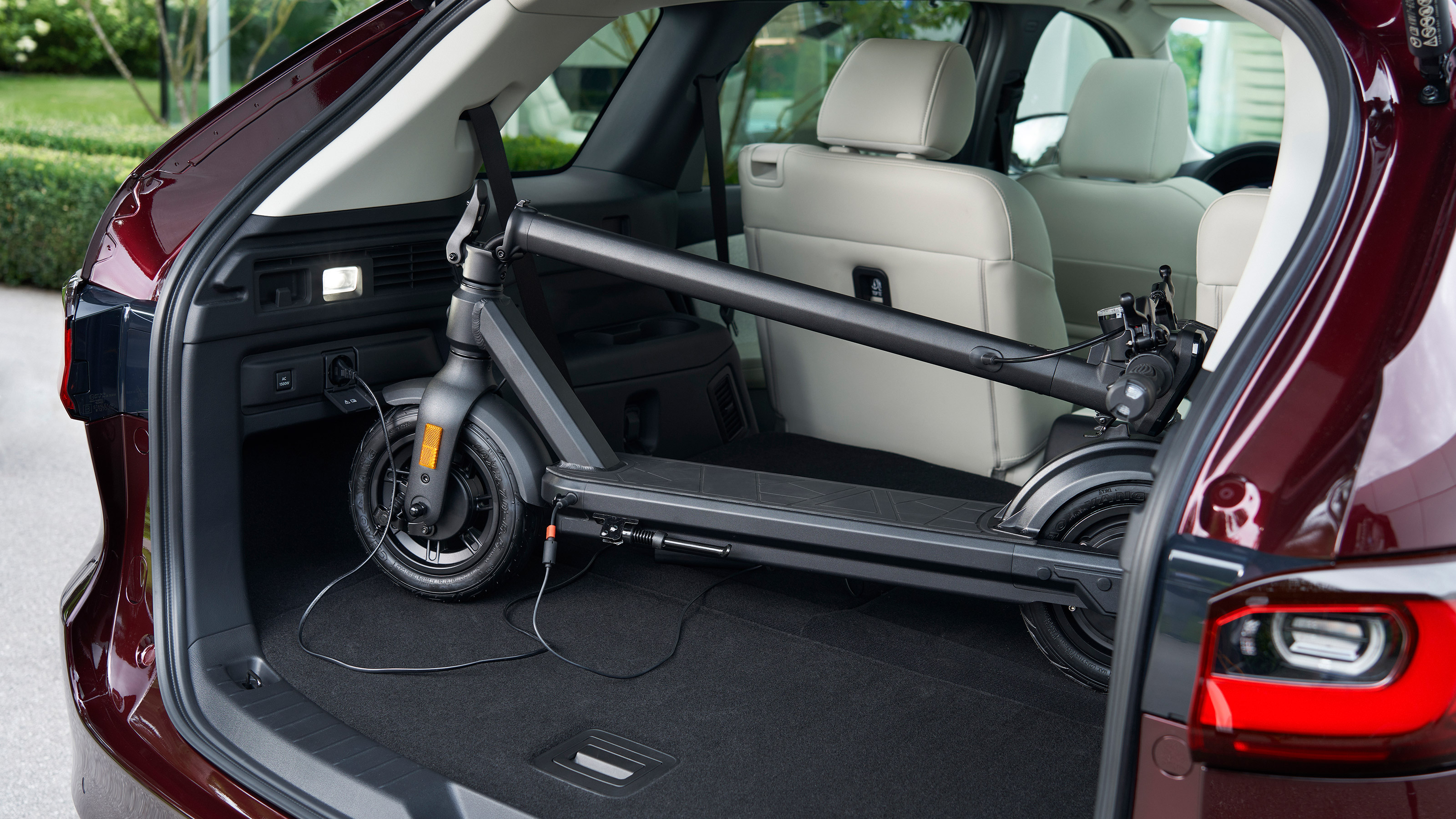 Mazda CX-80 - boot storage