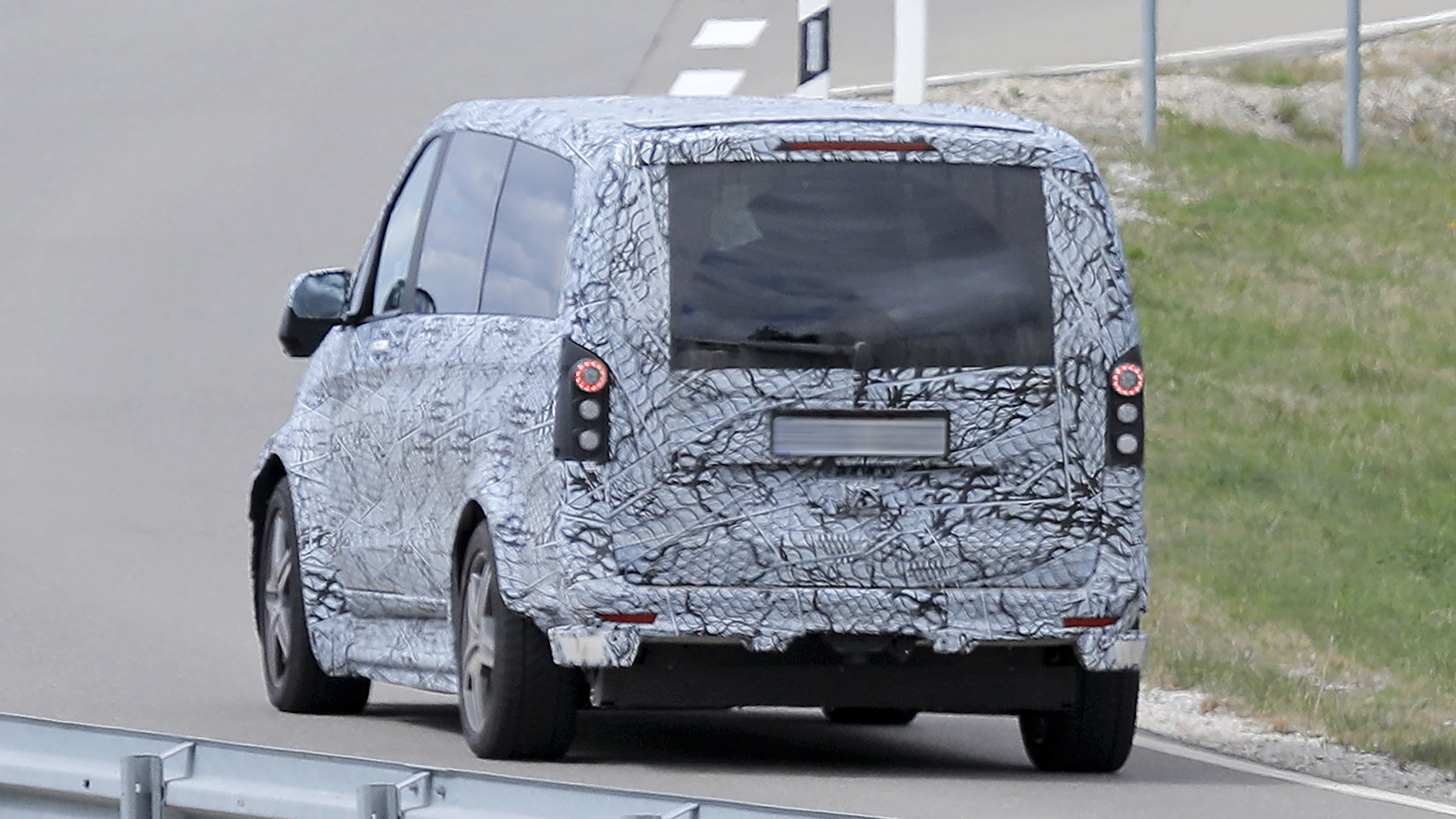 Electric Mercedes V-Class - rear 