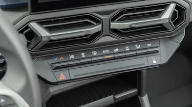 Dacia Duster - centre console