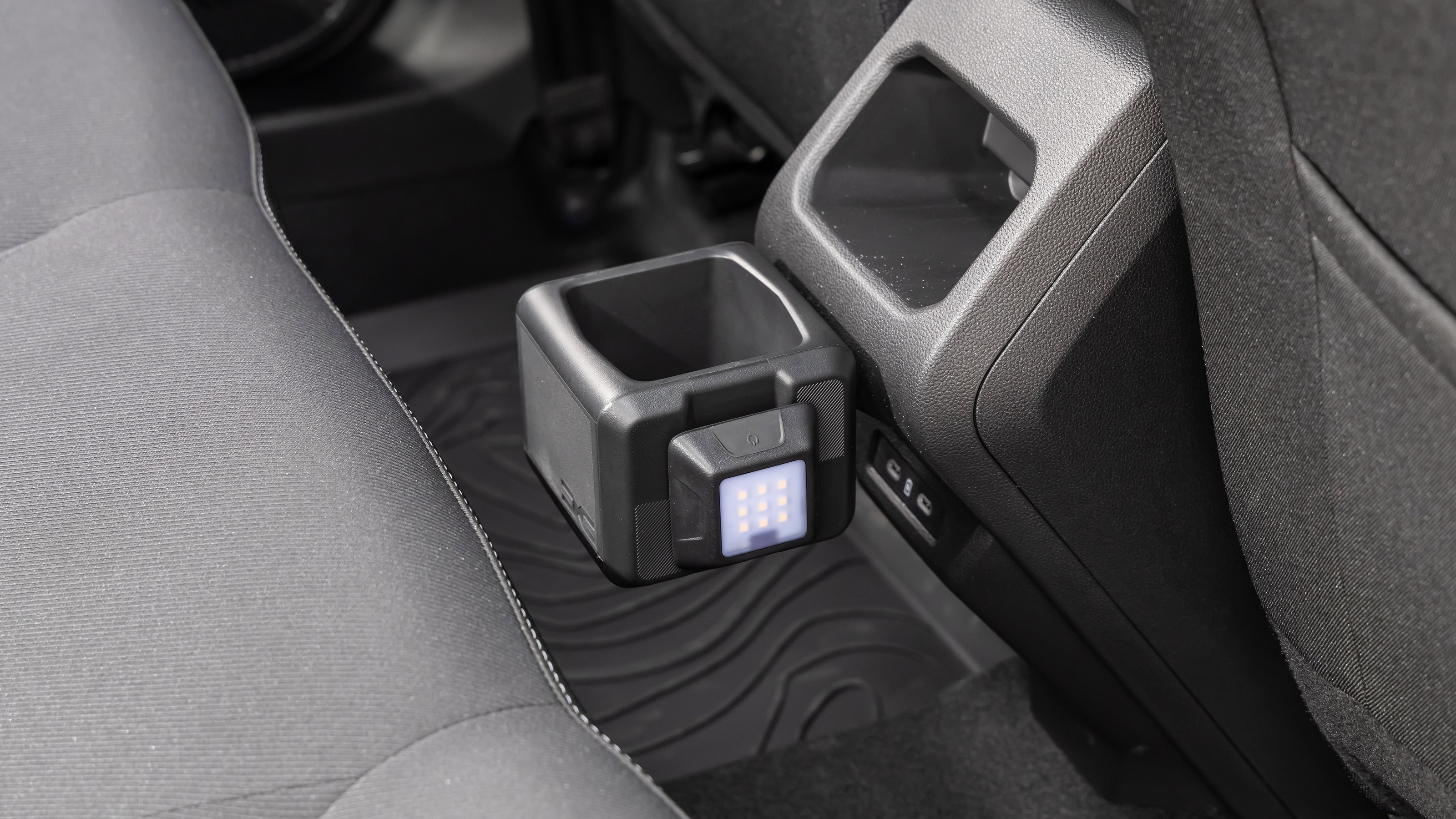 Dacia Duster - rear storage