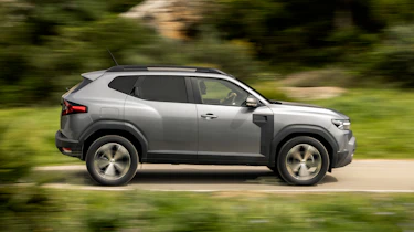 Dacia Duster - side