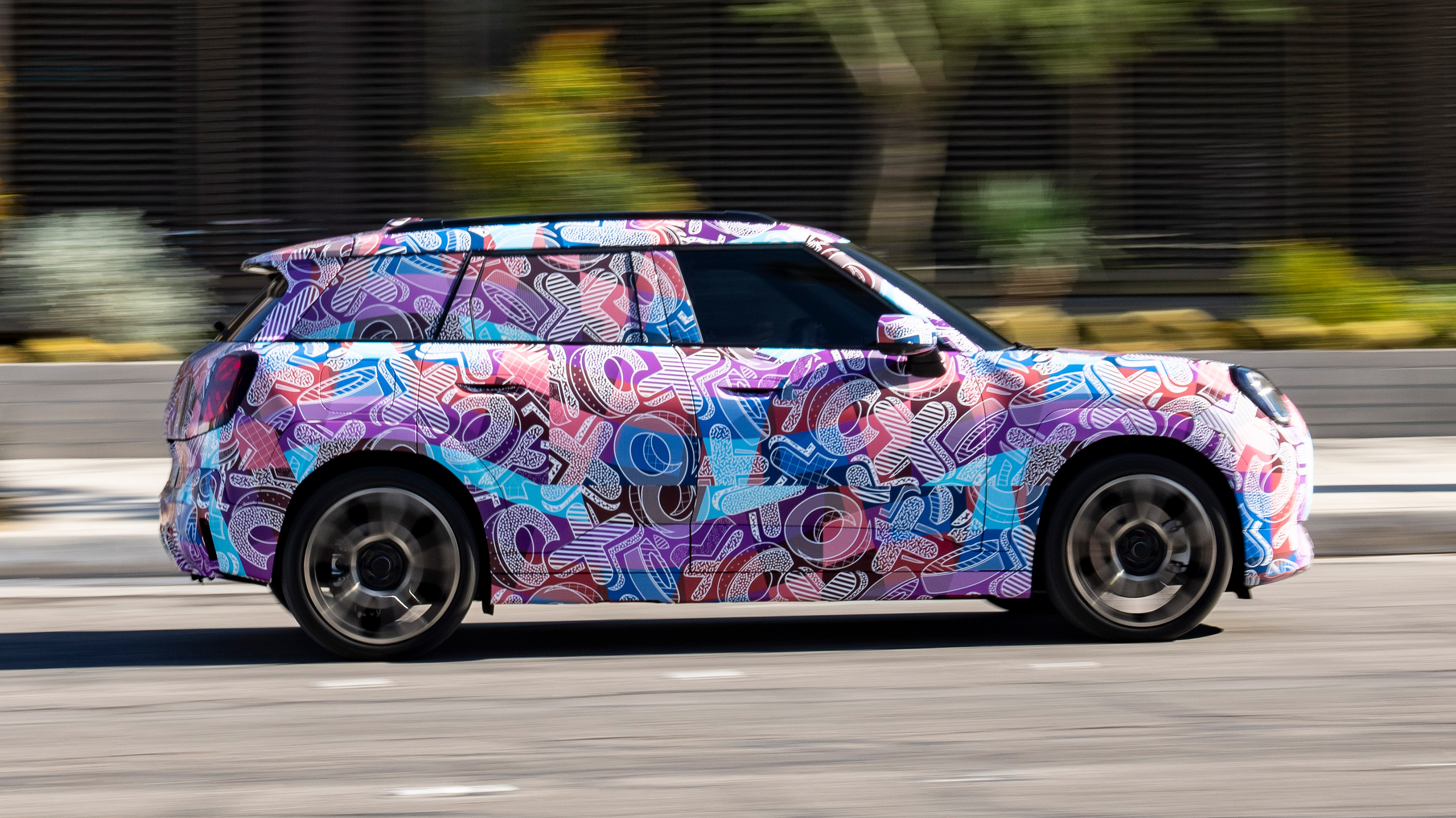 New MINI Aceman - side 