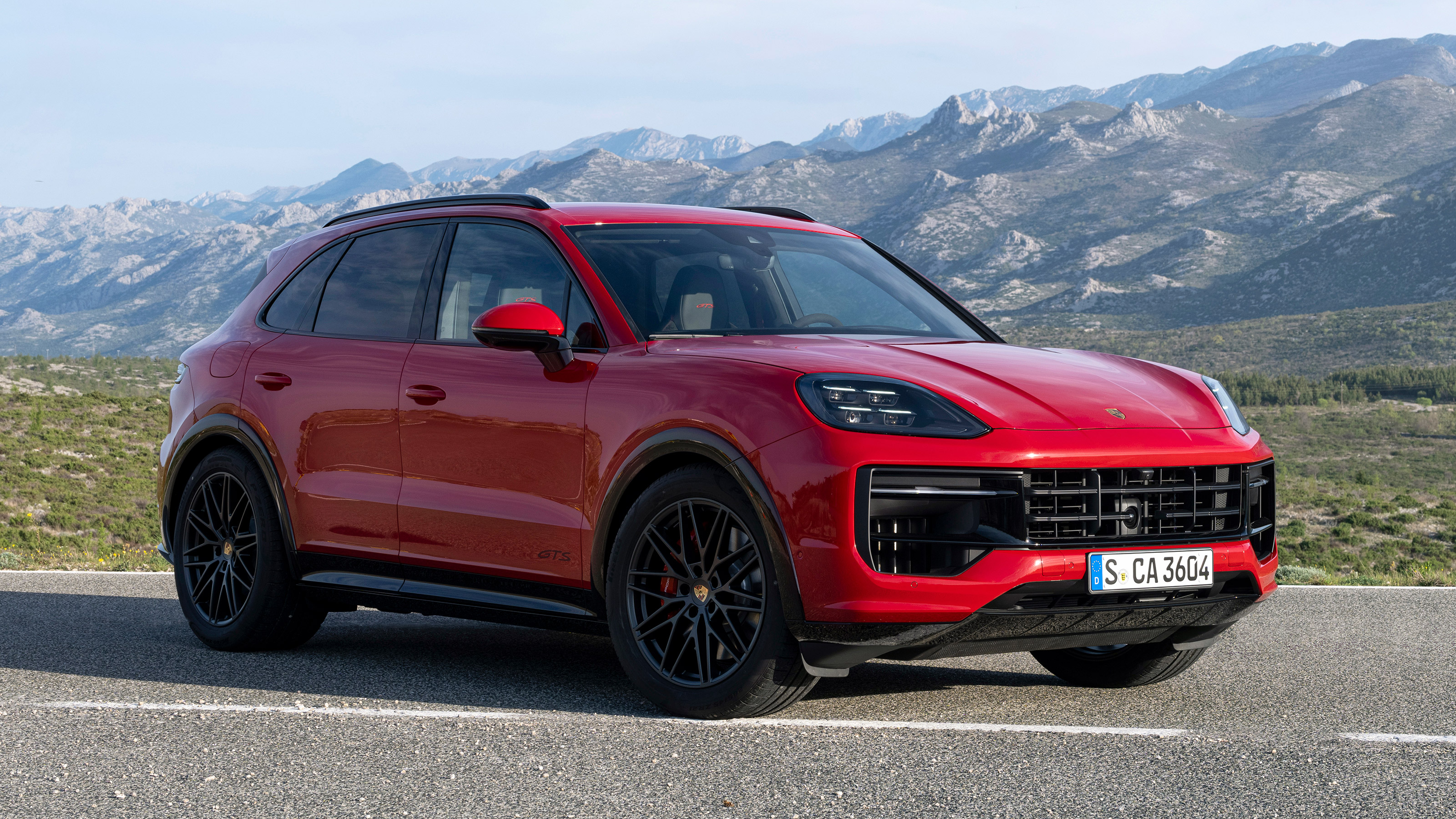 Porsche Cayenne GTS - front static