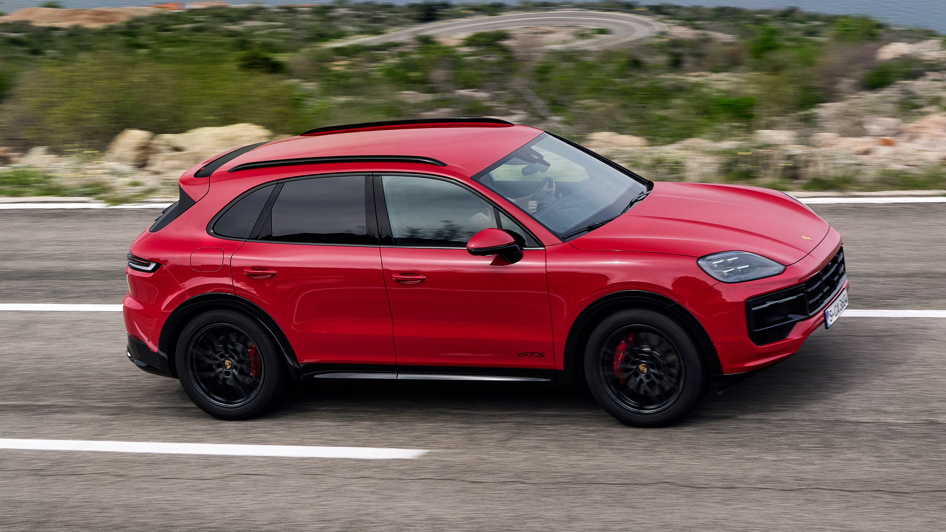 Porsche Cayenne GTS - side
