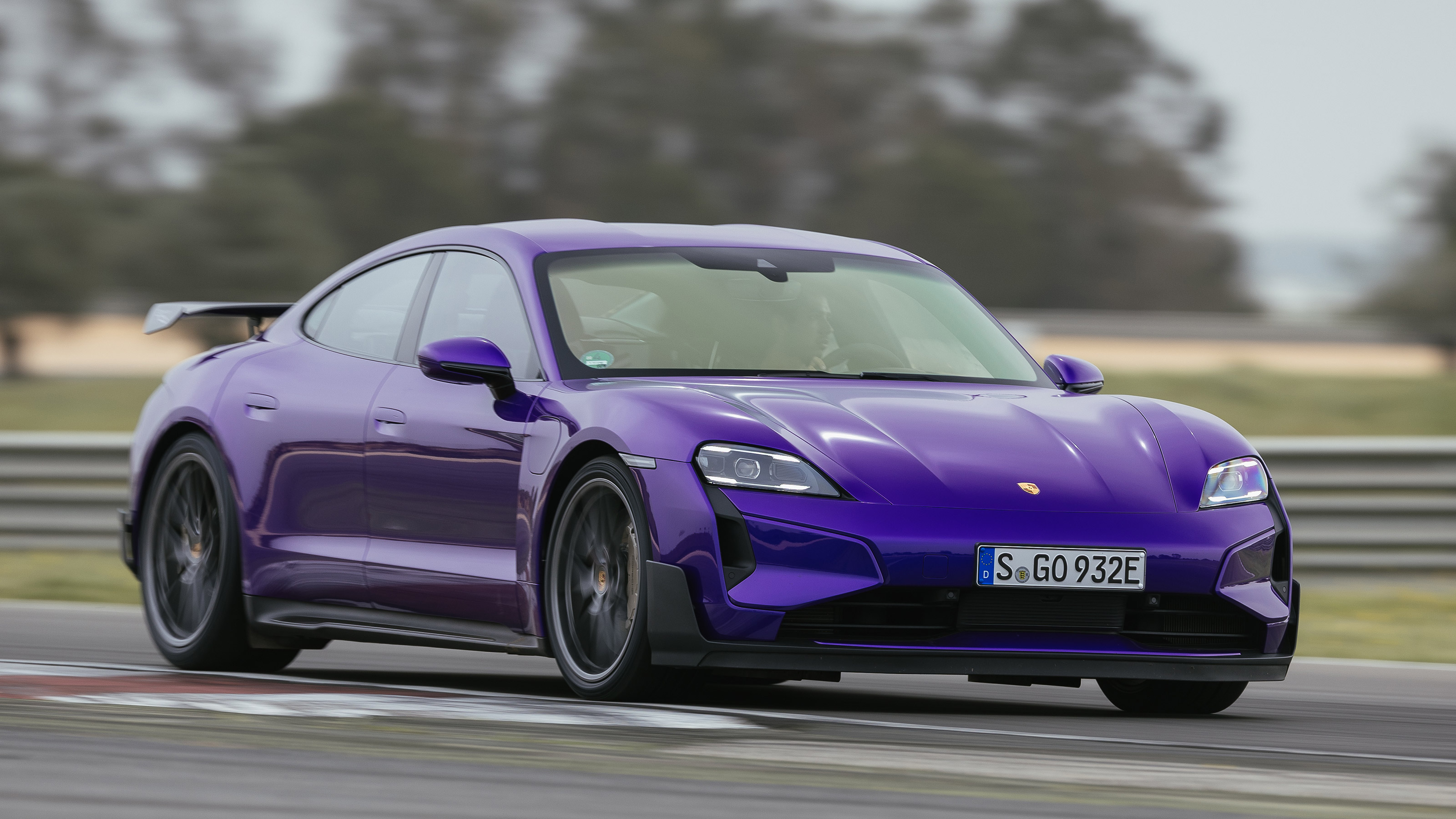 Porsche Taycan Turbo GT - front