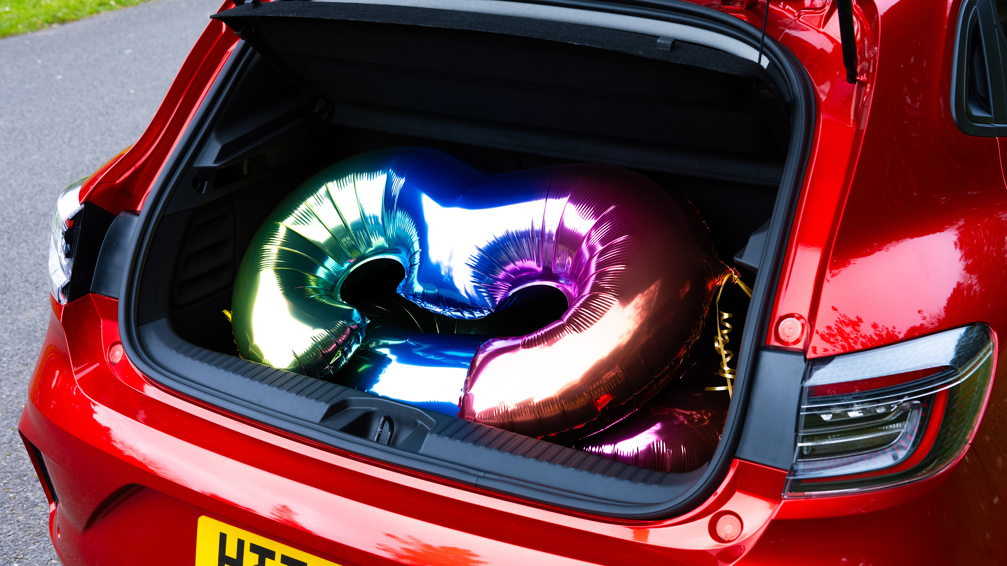 Renault Clio E-Tech - boot