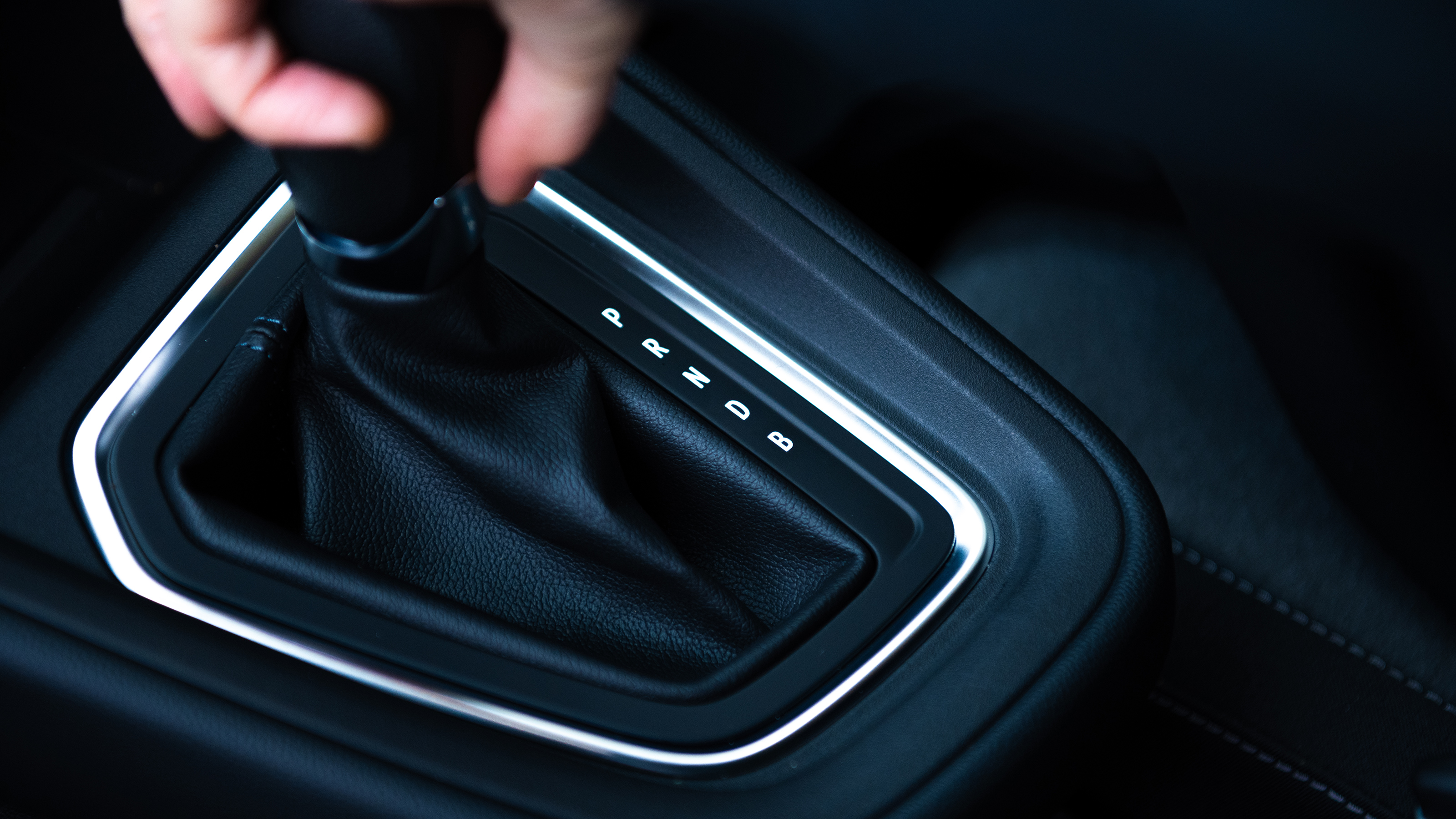 Renault Clio E-Tech - gear selector