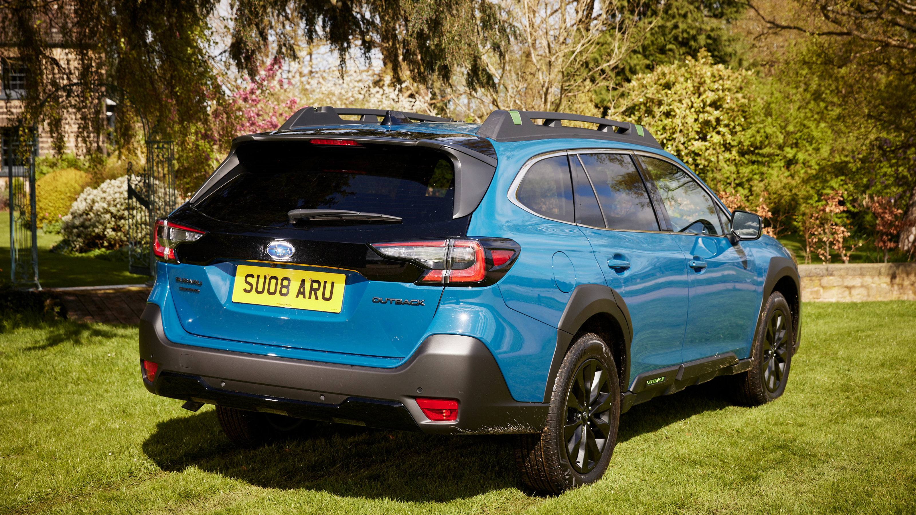 Subaru Outback Touring X - rear 3/4