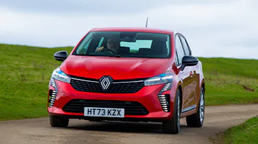 Toyota Yaris vs Renault Clio E-Tech - Renault Clio front action