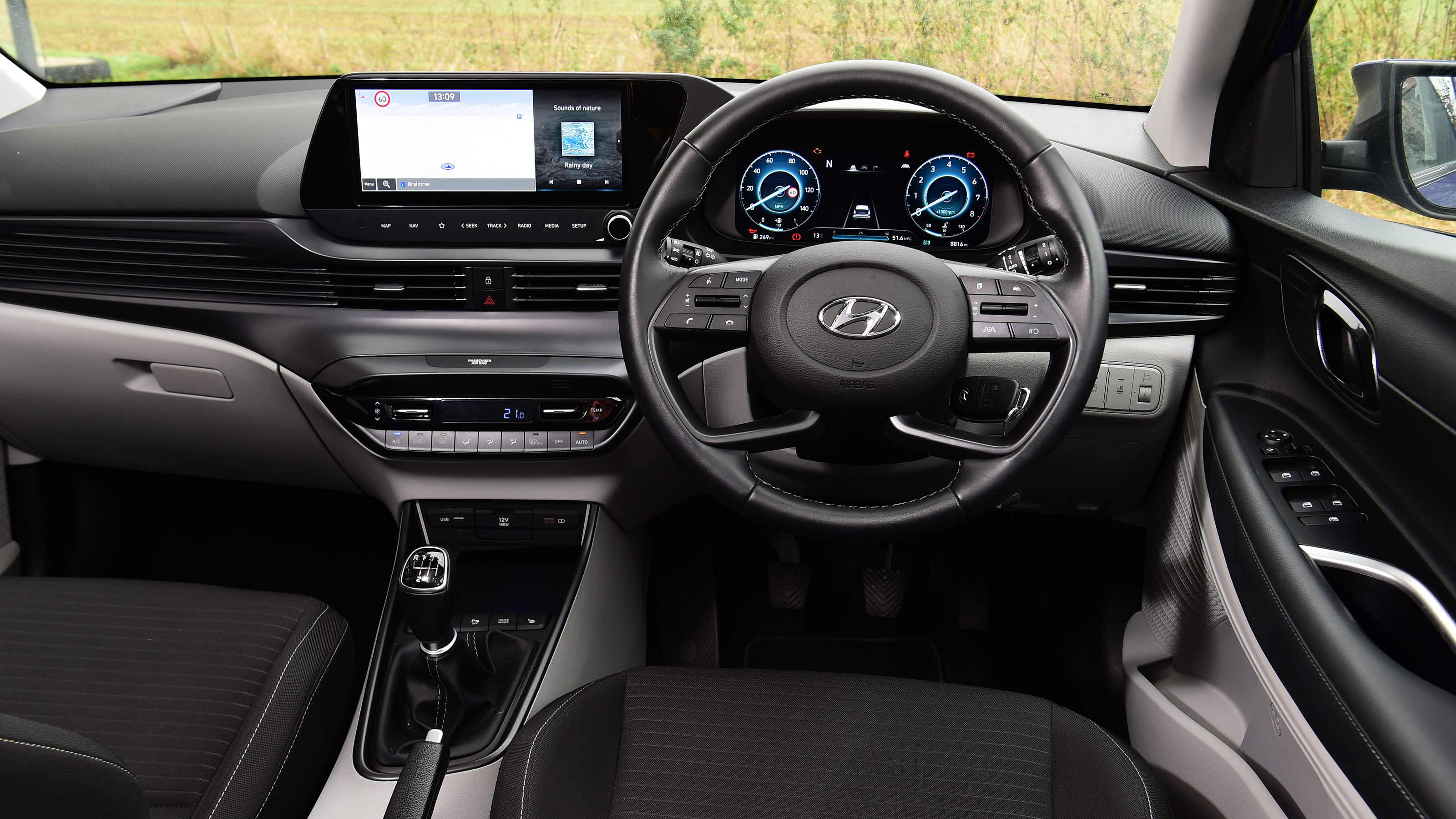 Used Hyundai i20 - dash
