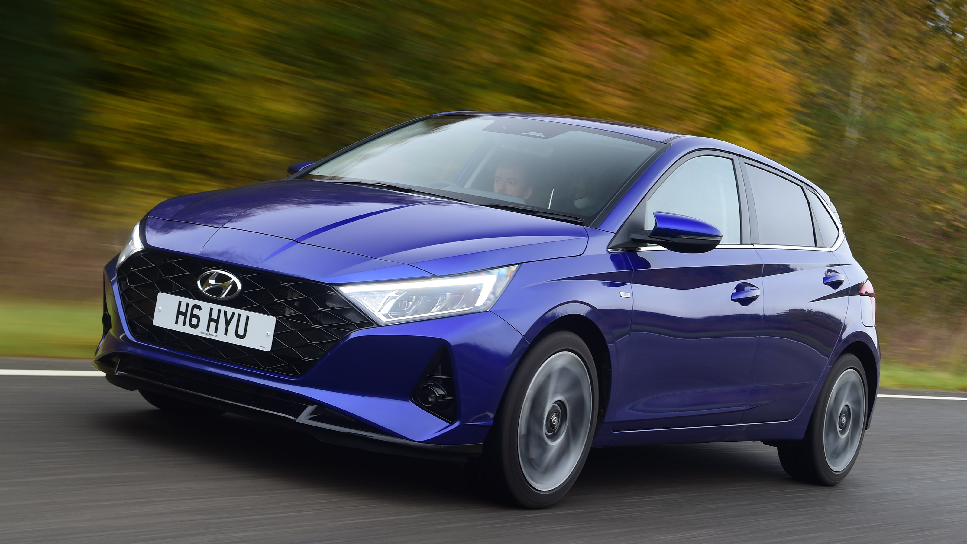Used Hyundai i20 - front action