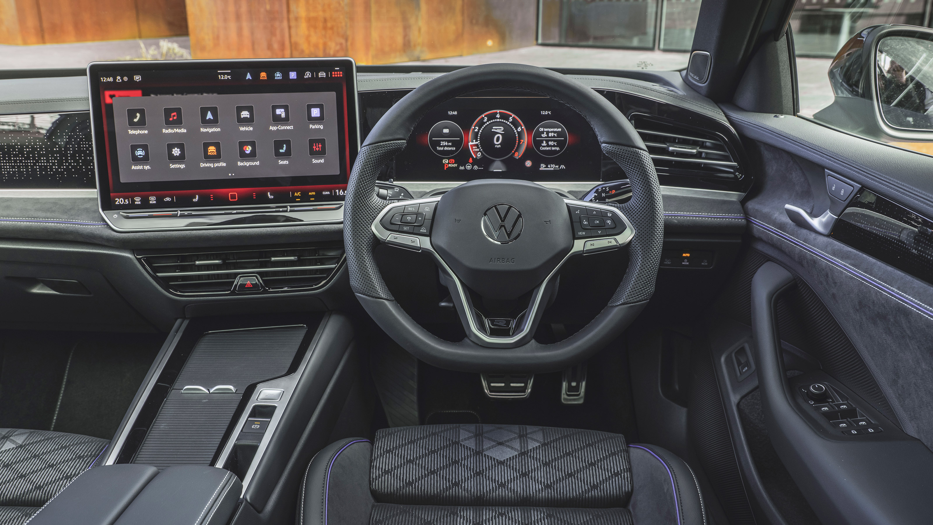 Volkswagen Passat Estate UK - dash