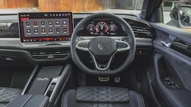 Volkswagen Passat Estate UK - dash