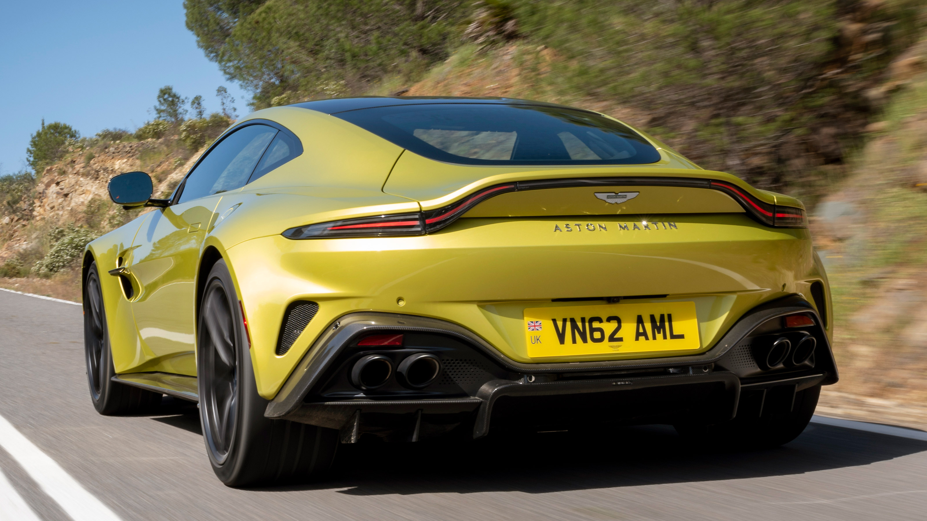 Aston Martin Vantage - rear