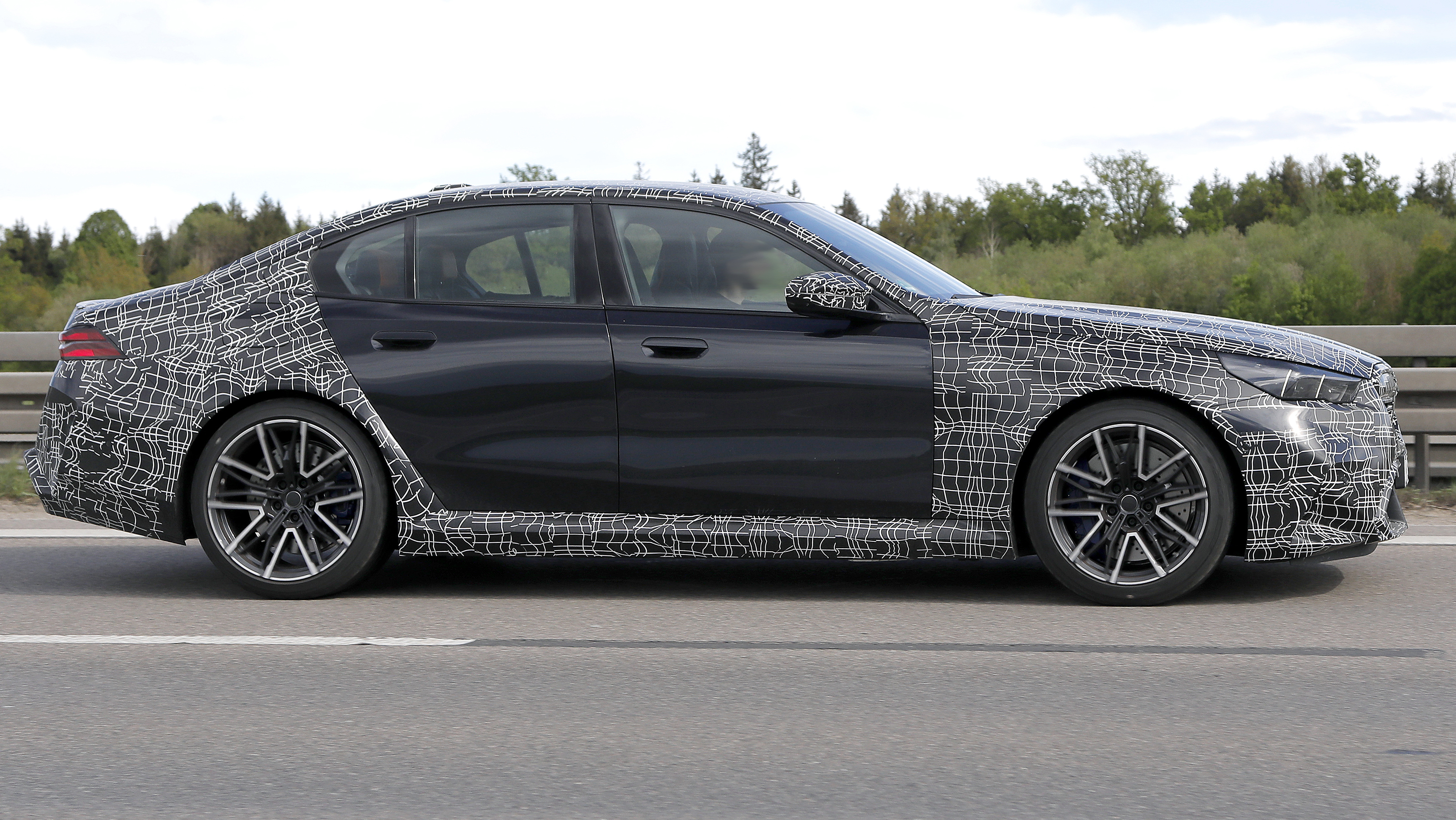 M5 spy shot - side shot 