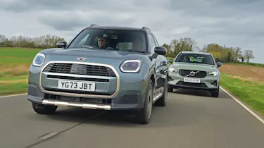 MINI Countryman and Volvo XC40 - front tracking