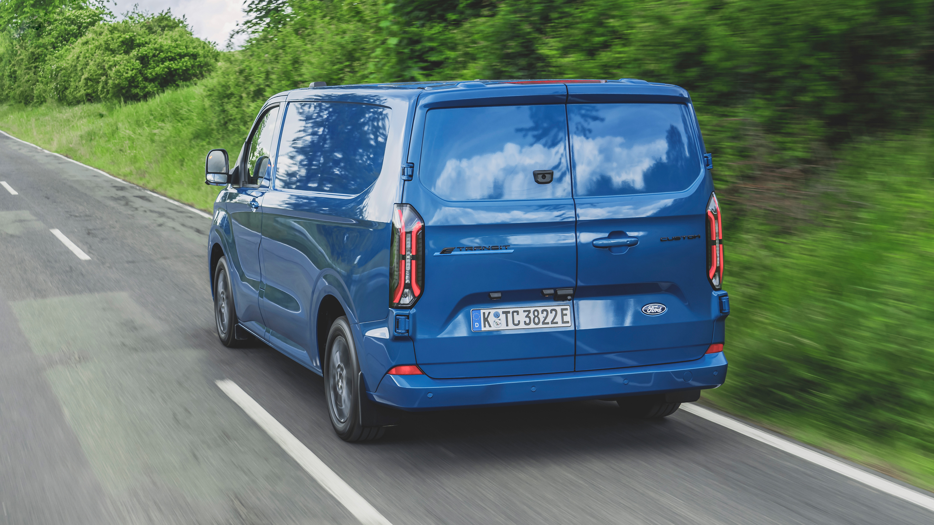 Ford E-Transit Custom - rear tracking