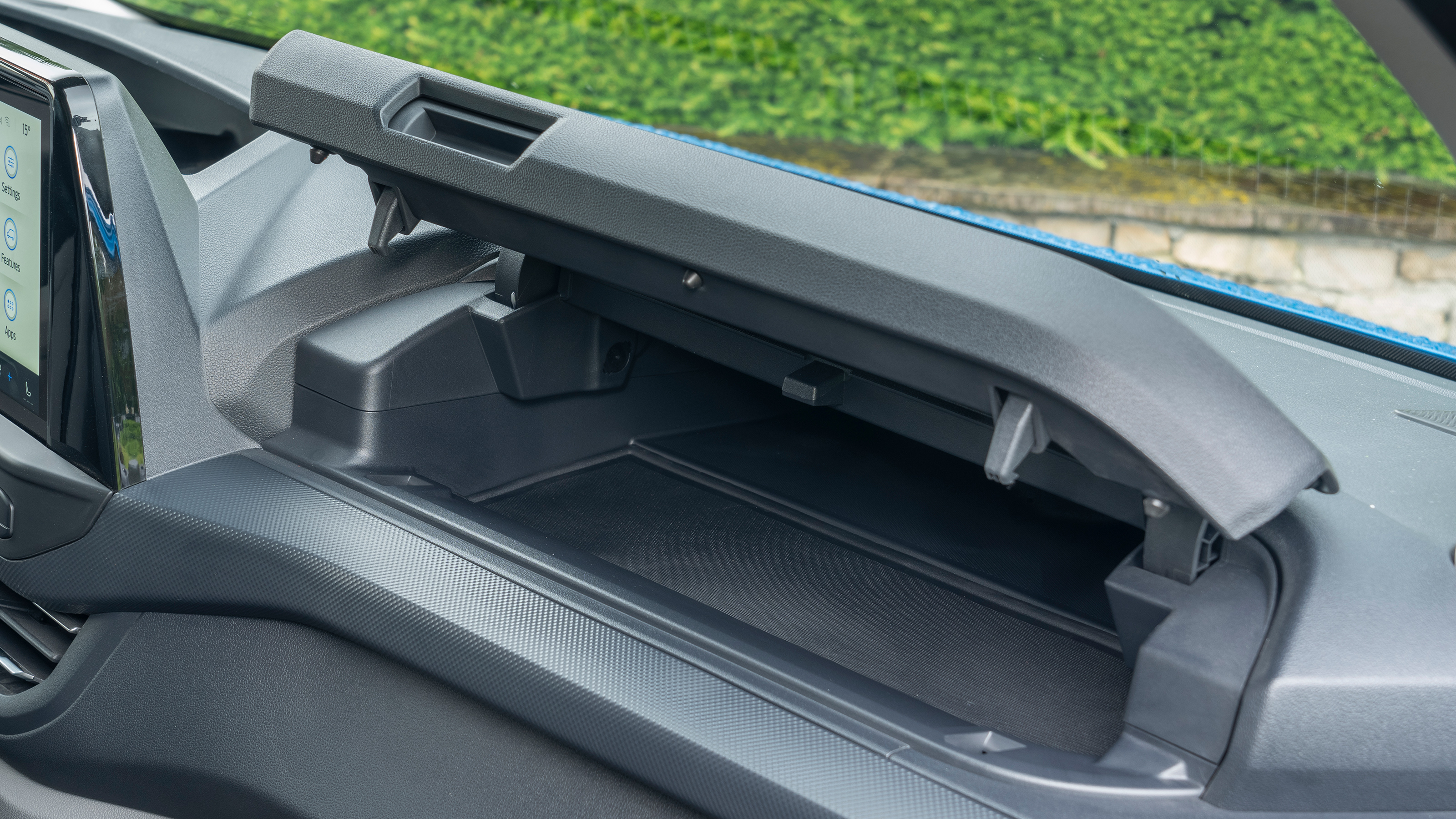 Ford E-Transit Custom - glovebox