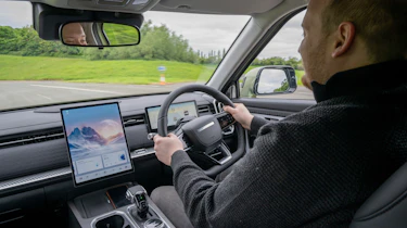 Ellis Hyde driving the Jaecoo 7