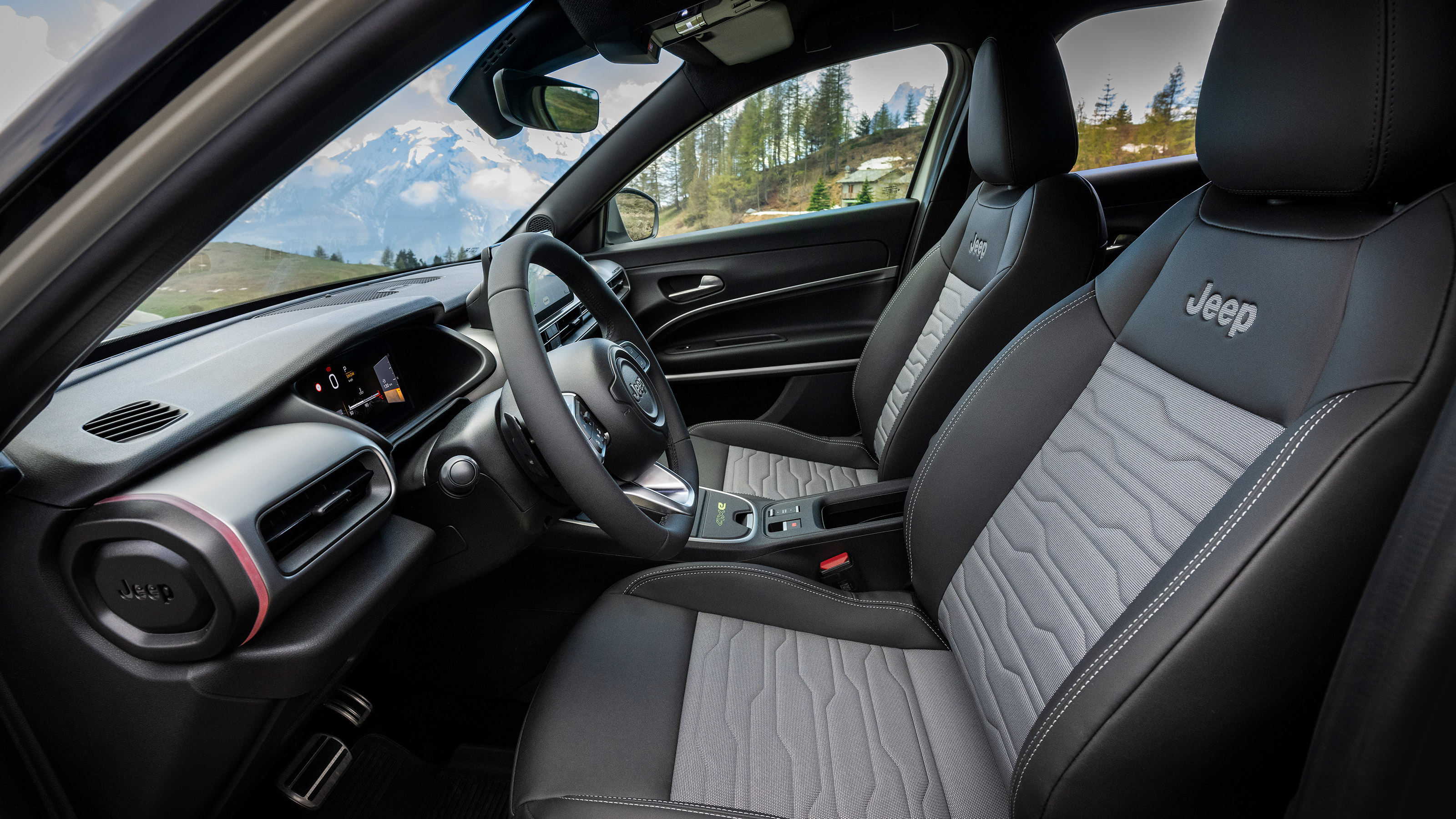 Jeep Avenger 4xe - front seats