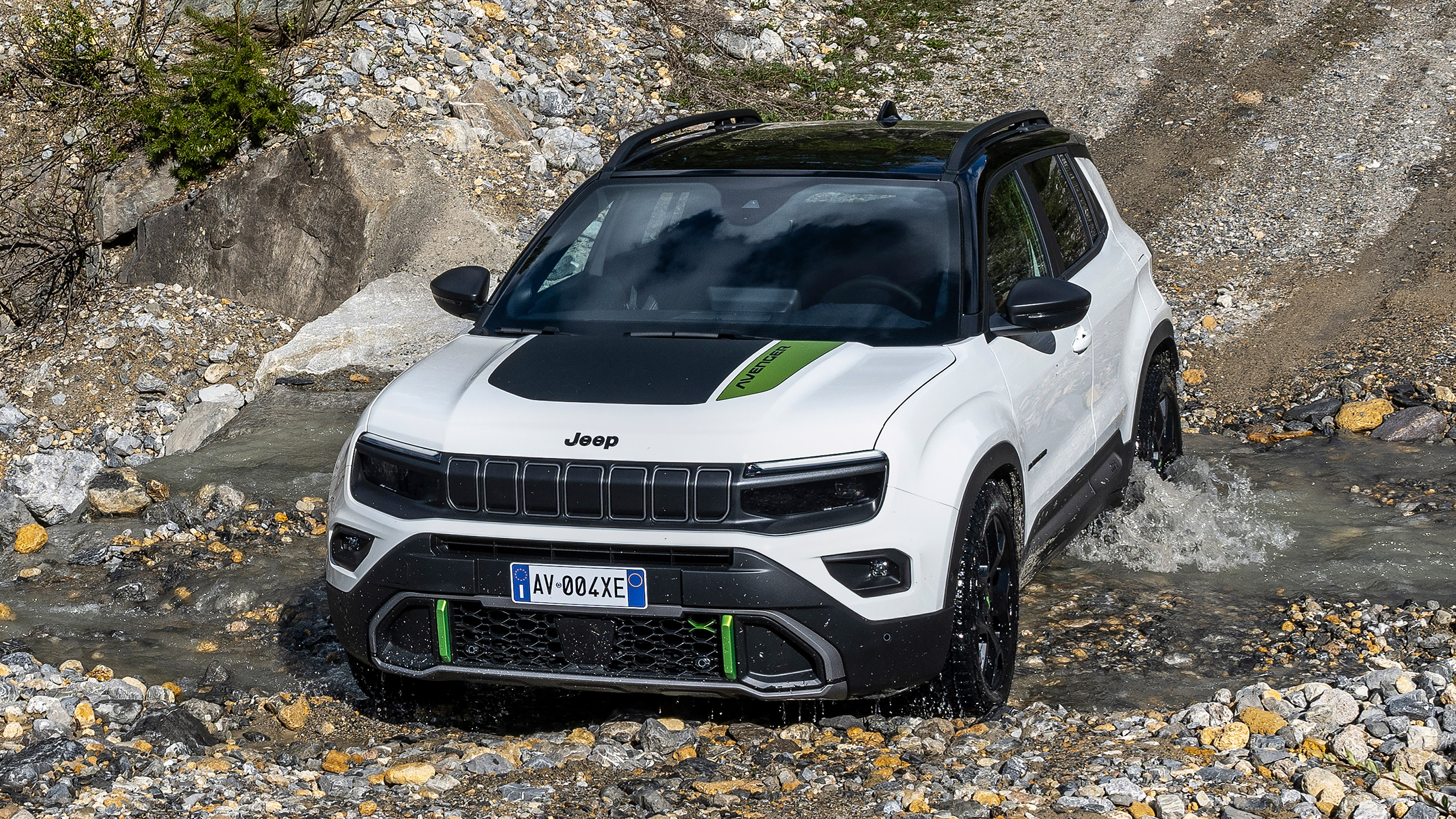 Jeep Avenger 4xe - front above