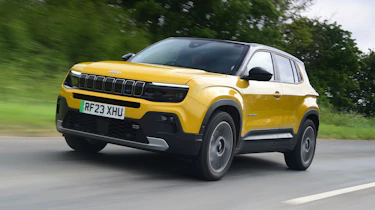 Jeep Avenger - front tracking