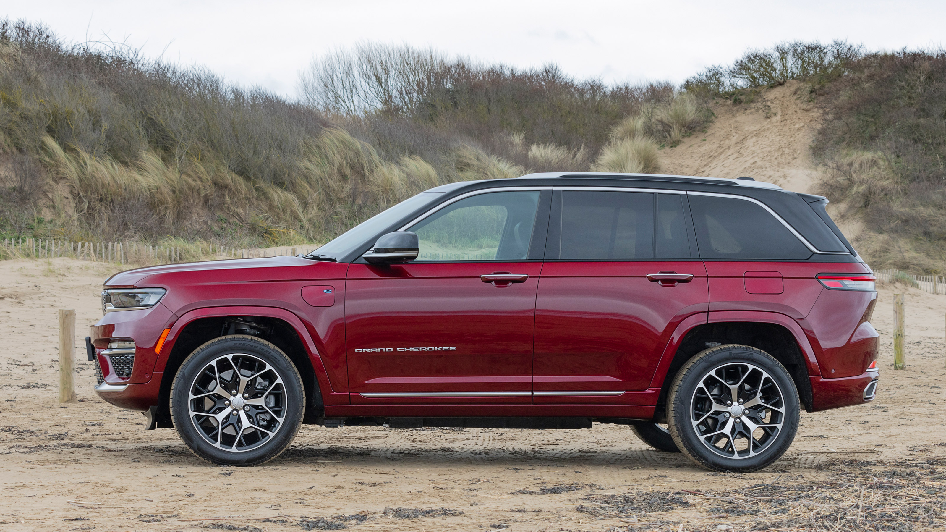 Jeep Grand Cherokee 4xe - side
