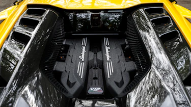 Lamborghini Revuelto - engine