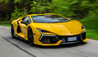 Lamborghini Revuelto - front