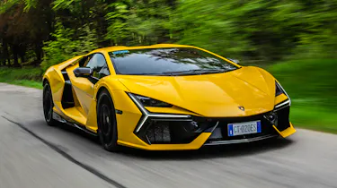 Lamborghini Revuelto - front