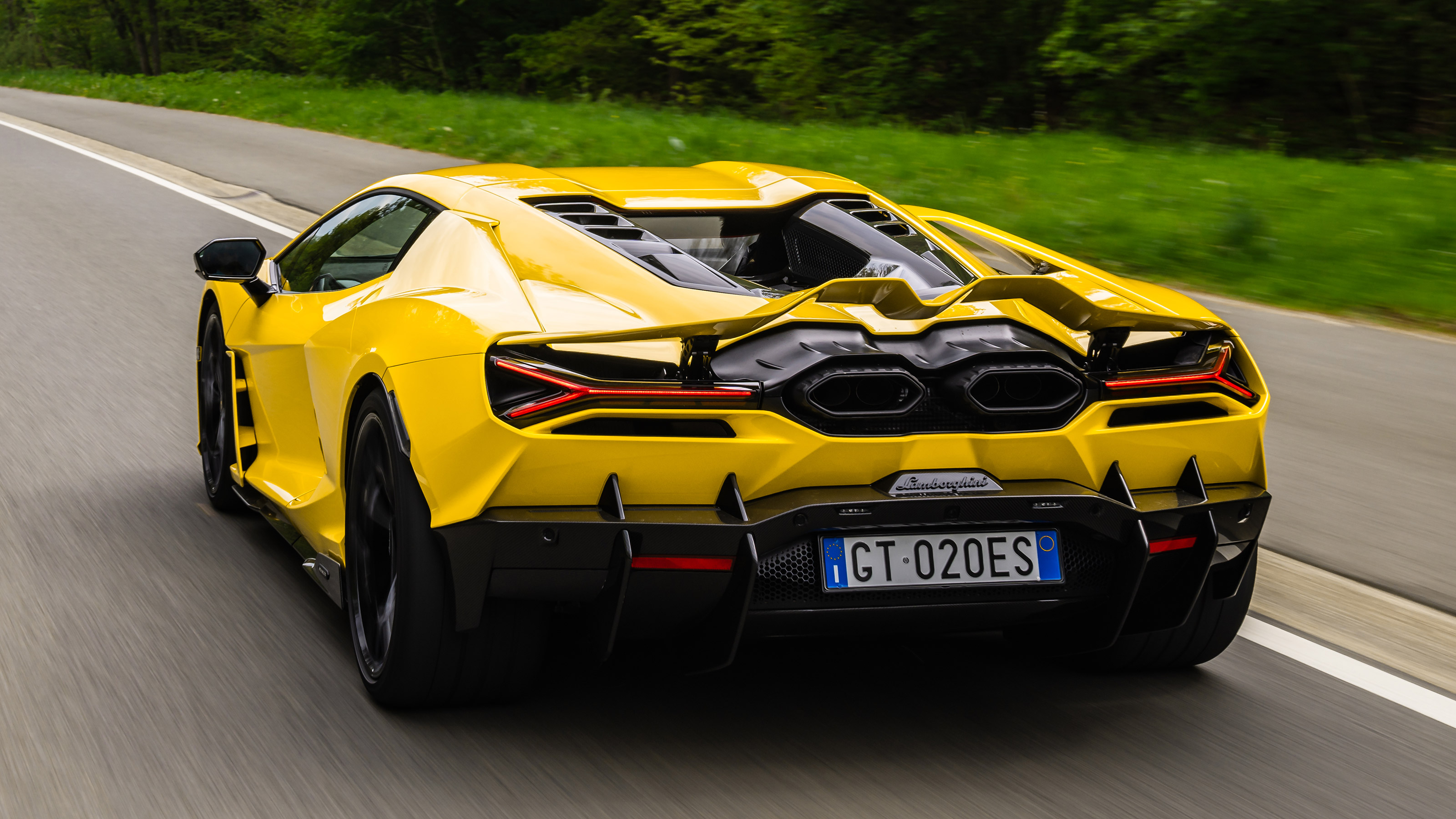 Lamborghini Revuelto - rear action