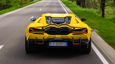 Lamborghini Revuelto - full rear