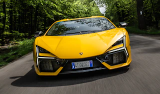 Lamborghini Revuelto - full front