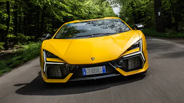 Lamborghini Revuelto - full front
