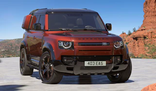 Land Rover Defender 110 Sedona Edition - front