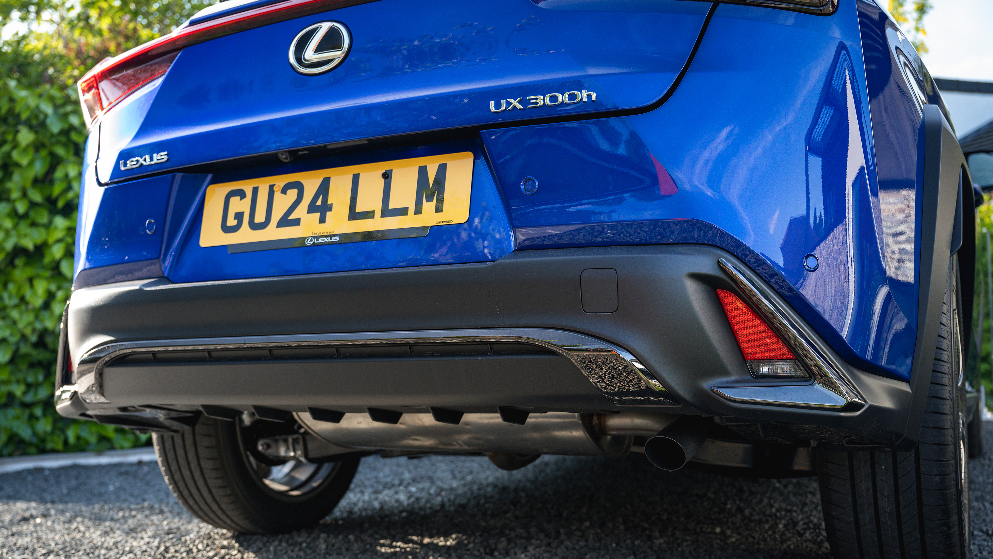 Lexus UX 350h+ F-Sport - rear bumper