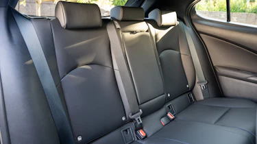 Lexus UX 350h+ F-Sport - rear seats