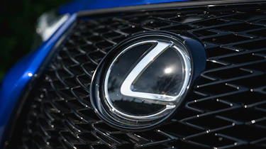 Lexus UX 350h+ F-Sport - Lexus badge