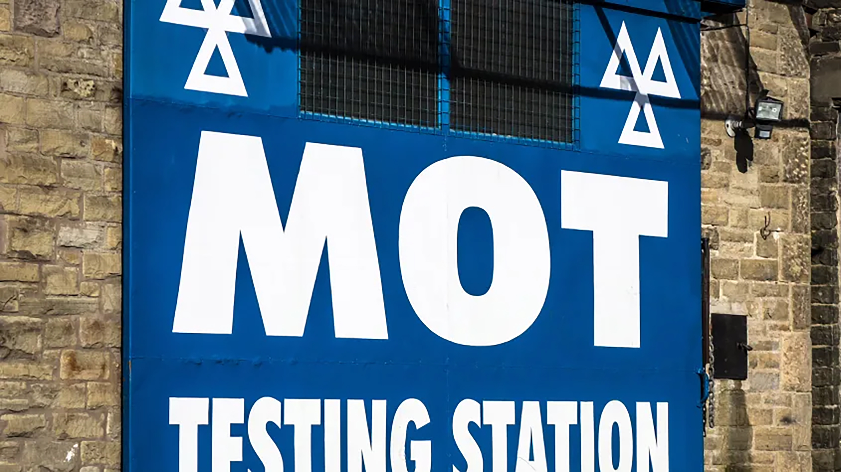 MOT Sign