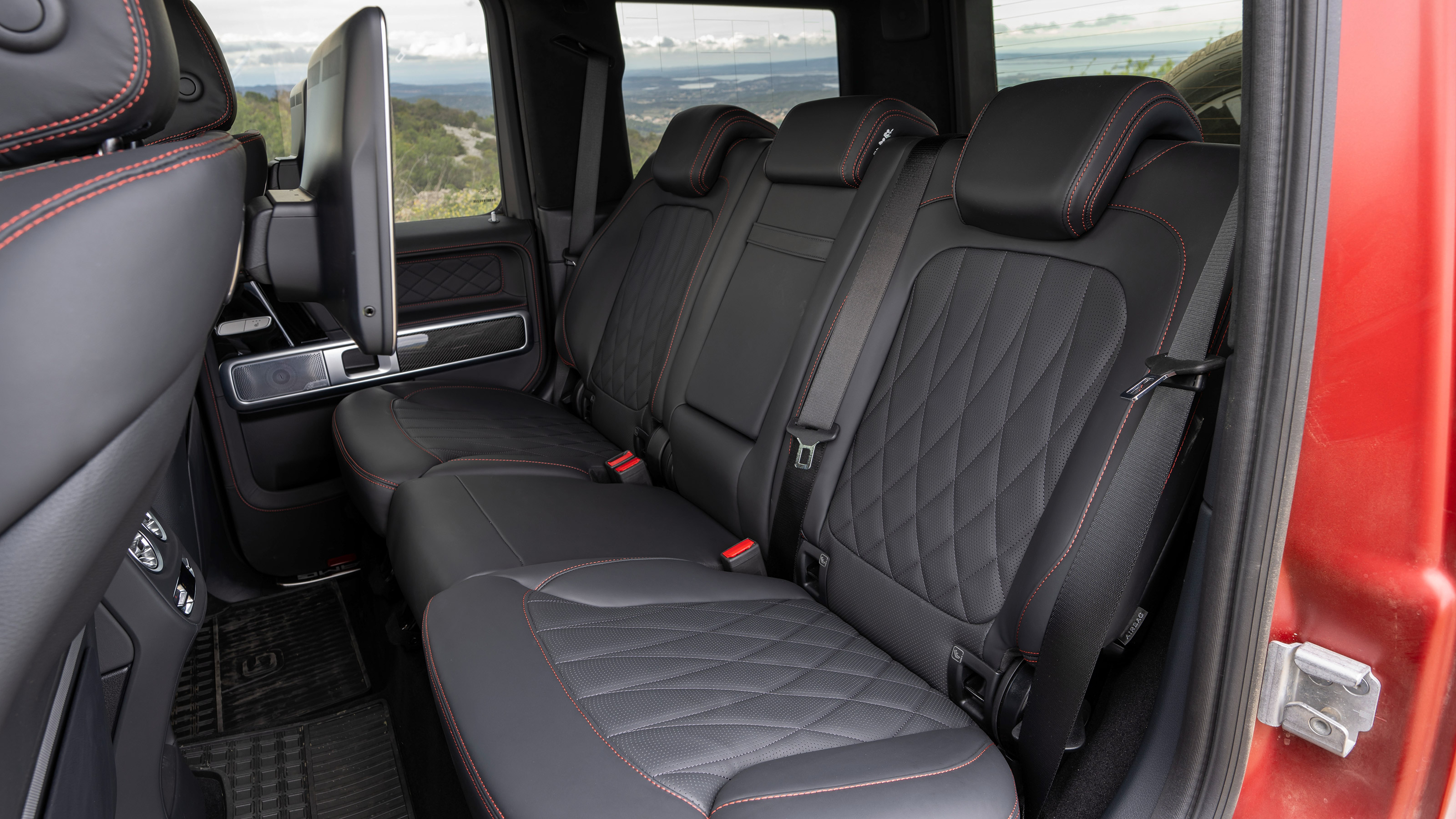 Mercedes-AMG G 63 - rear seats