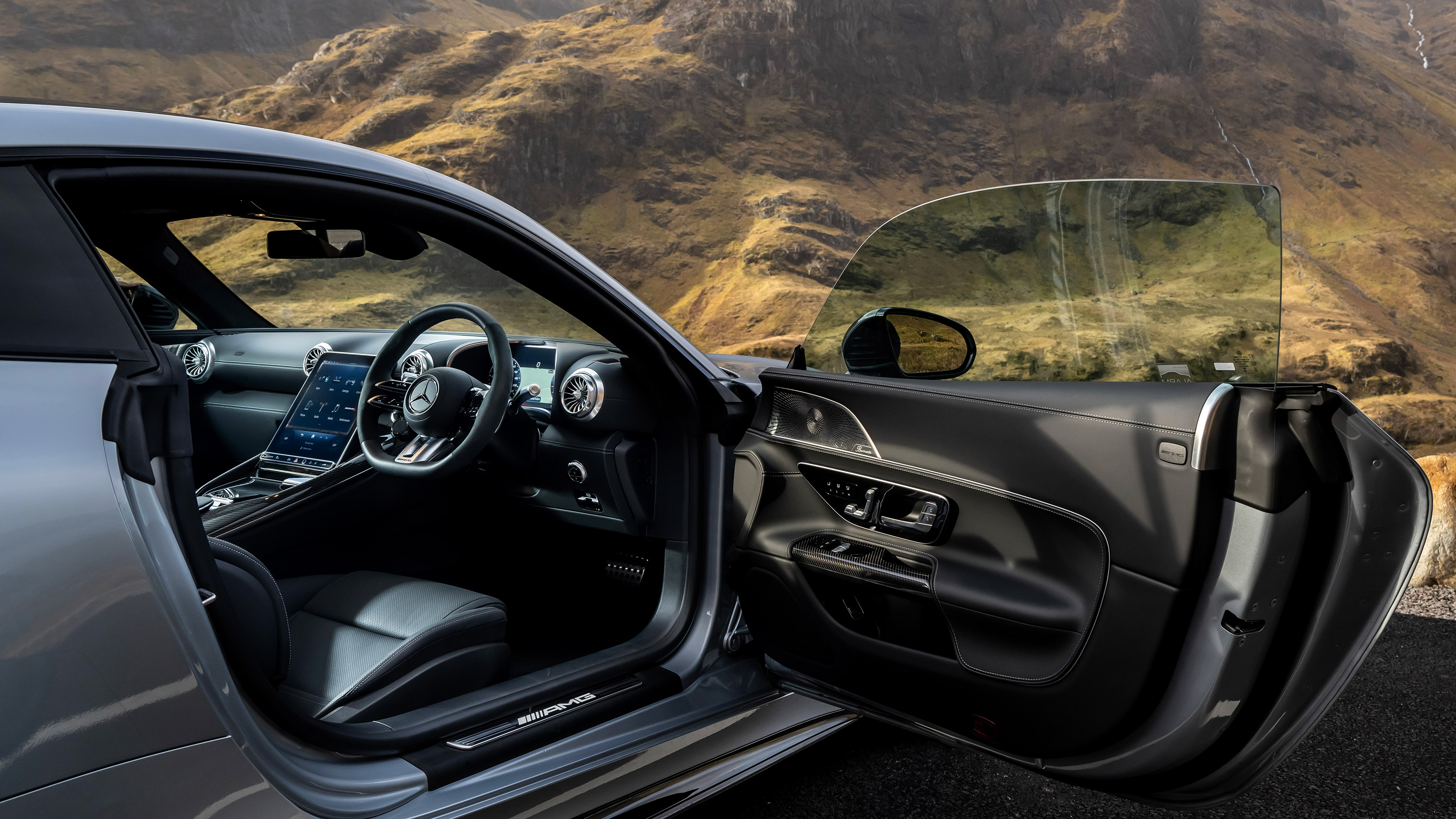Mercedes-AMG GT 63 - inside